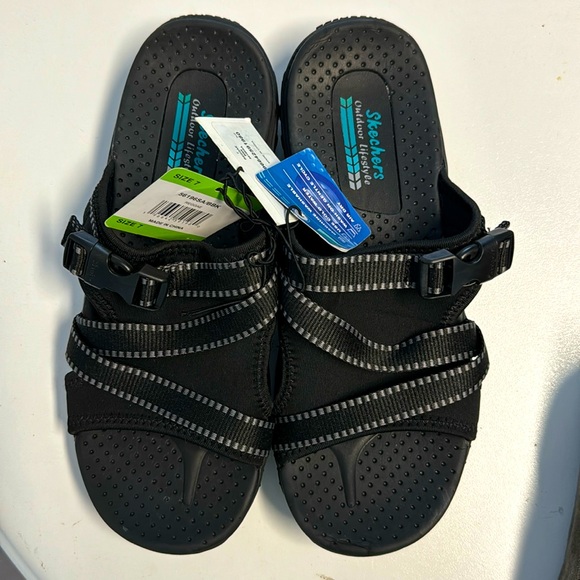 NWT Skechers Reggae slides size 7 - Picture 1 of 2